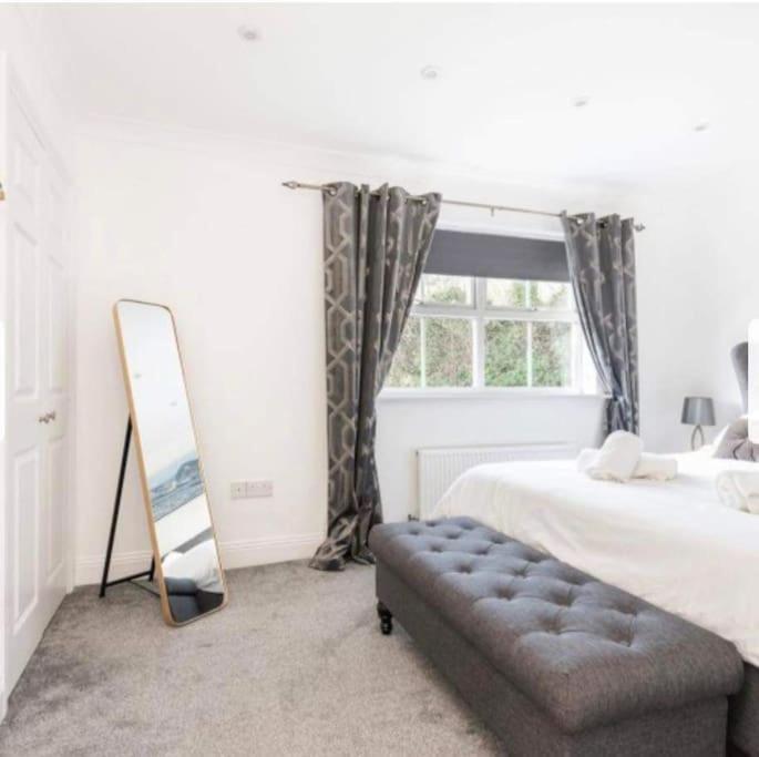 Beautiful Large Property, Sleeps 9 Walking Distance To The Sea , Beaches And Restaurants Fantastic Interior Lyme Regis Exterior foto